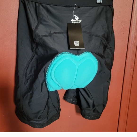 BEROY Women's Cycling Shorts withBack Reflector and Pockets. - Picture 4 of 11